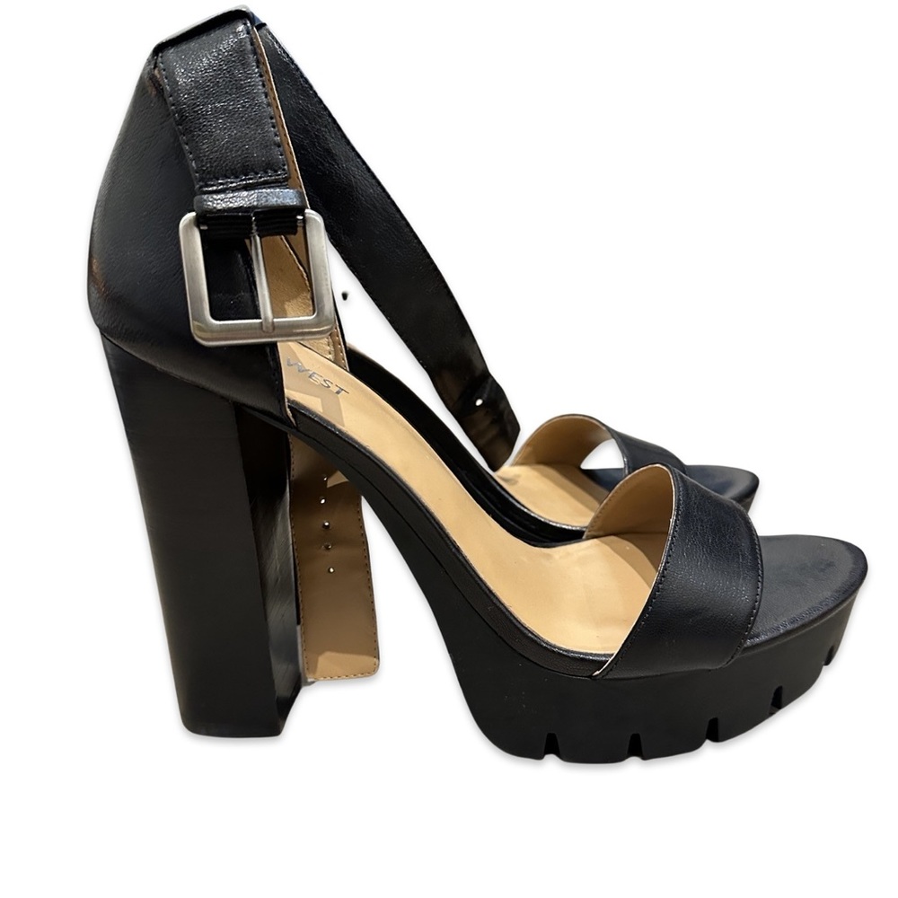 Never worn Black Sandals. Nine West True 10
